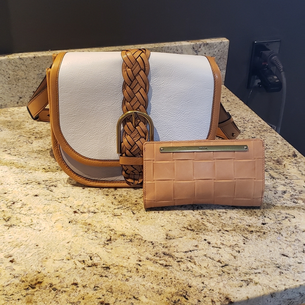 Fossil saddle bag purse and wallet set